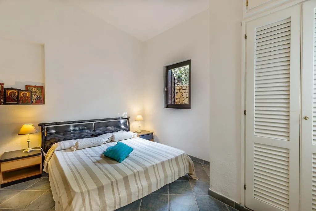 Li Junchi Villa Costa Paradiso 0*,  Italy